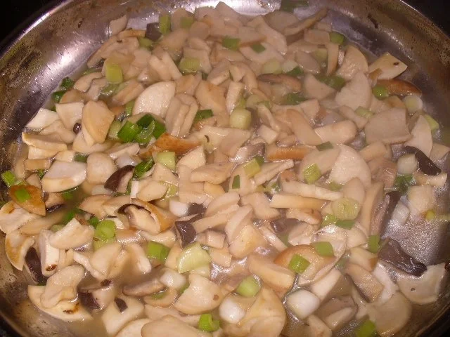 Bandnudeln, Hähnchengeschnetzeltes und Kräuterseitlinge - Rezept - Bild Nr. 7