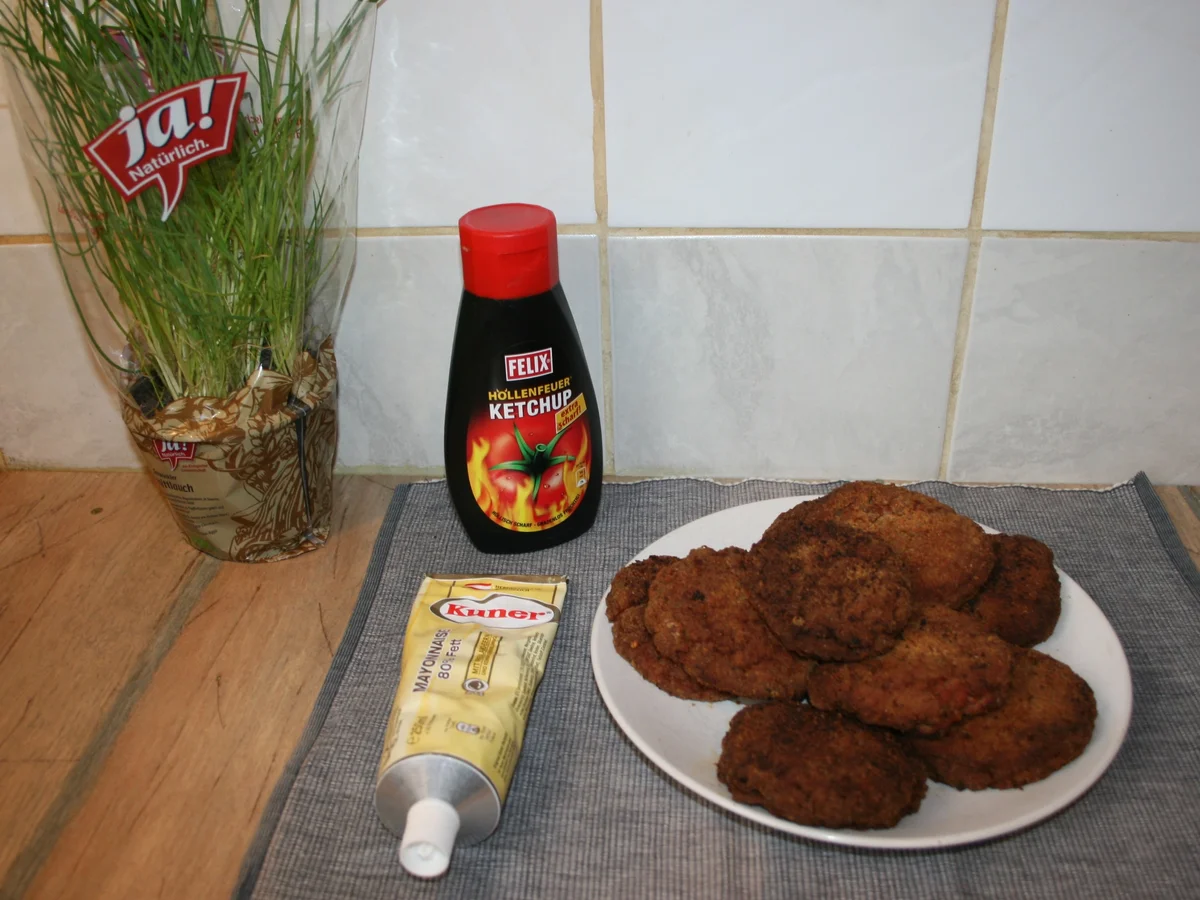 Faschierte Laibchen,  das 999. Rezept - Rezept - Bild Nr. 2