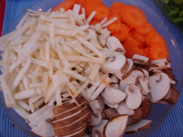 Rezept: Saure chinesische Suppe à la Ivanka Bild Nr. 6 Saure chinesische Suppe à la Ivanka - Rezept - Bild Nr. 6