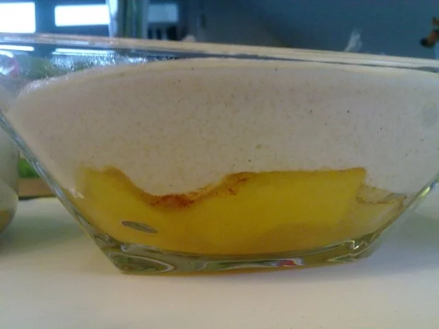 Selbstgemachtes Grießbrei mit Apfel-Mango-Stück - Rezept