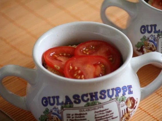 Rezept: Überbackene Gulaschsuppe Bild Nr. 4 Überbackene Gulaschsuppe - Rezept - Bild Nr. 4