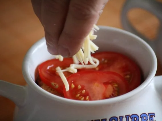 Rezept: Überbackene Gulaschsuppe Bild Nr. 5 Überbackene Gulaschsuppe - Rezept - Bild Nr. 5