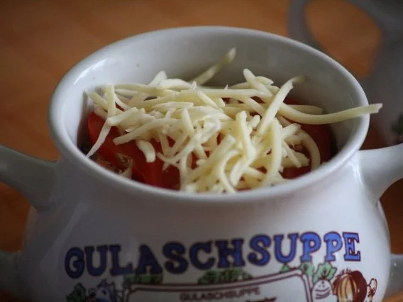 Rezept: Überbackene Gulaschsuppe Bild Nr. 6 Überbackene Gulaschsuppe - Rezept - Bild Nr. 6