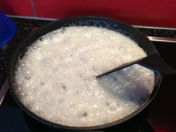 Karamell Eiscreme mit Meringuestückchen 100% Geschmack und 100% geschmeidigkeit - Rezept - Bild Nr. 3