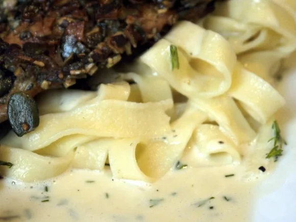 Lachsforelle in Kürbiskernkruste, Tagliatelle, Riesling-Dill-Schaum, Kräuterseitlinge - Rezept - Bild Nr. 16