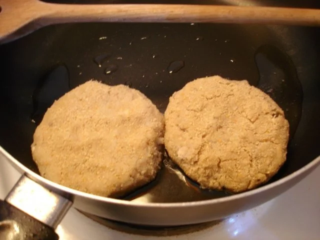 Schollenfilet mit extra feinen Bohnen und Walnuss-Kartoffeltaler - Rezept - Bild Nr. 4