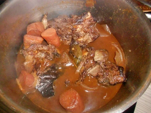 Rezept: Schweinenackenbraten mit Rotkohl und Salzkartoffeln Bild Nr. 2 Schweinenackenbraten mit Rotkohl und Salzkartoffeln - Rezept - Bild Nr. 2