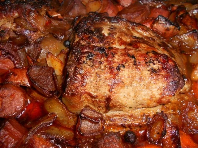 Rezept: Schweinenackenbraten mit Rotkohl und Salzkartoffeln Bild Nr. 3 Schweinenackenbraten mit Rotkohl und Salzkartoffeln - Rezept - Bild Nr. 3