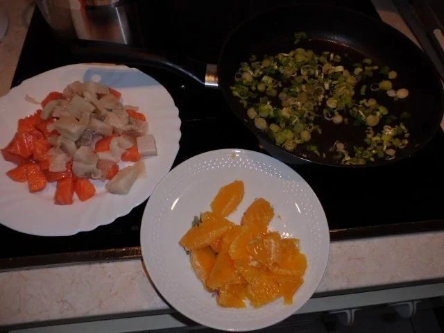 Fisch: Orangen-Fisch-Pfanne an Kräuternudeln - Rezept - Bild Nr. 3