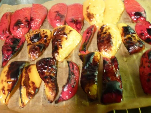 Paprika-Hackfleisch-Boote mit würziger Sauce - Rezept - Bild Nr. 5