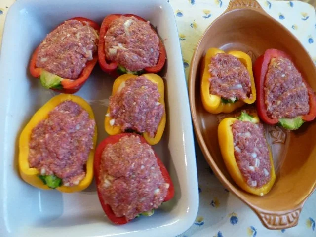 Paprika-Hackfleisch-Boote mit würziger Sauce - Rezept - Bild Nr. 7