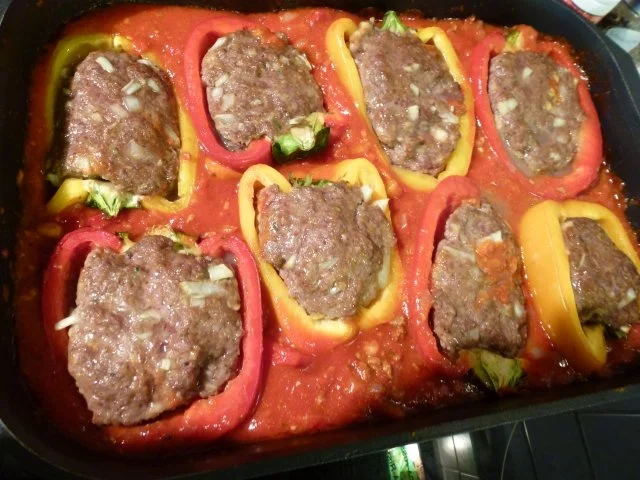 Paprika-Hackfleisch-Boote mit würziger Sauce - Rezept - Bild Nr. 13