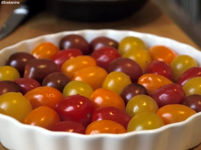 Rezept: Süss-scharfe Hähnchenbrust, Ofen-Rosmarin-Kartoffeln, bunte Ofentomaten Bild Nr. 8 Süss-scharfe Hähnchenbrust, Ofen-Rosmarin-Kartoffeln, bunte Ofentomaten - Rezept - Bild Nr. 8