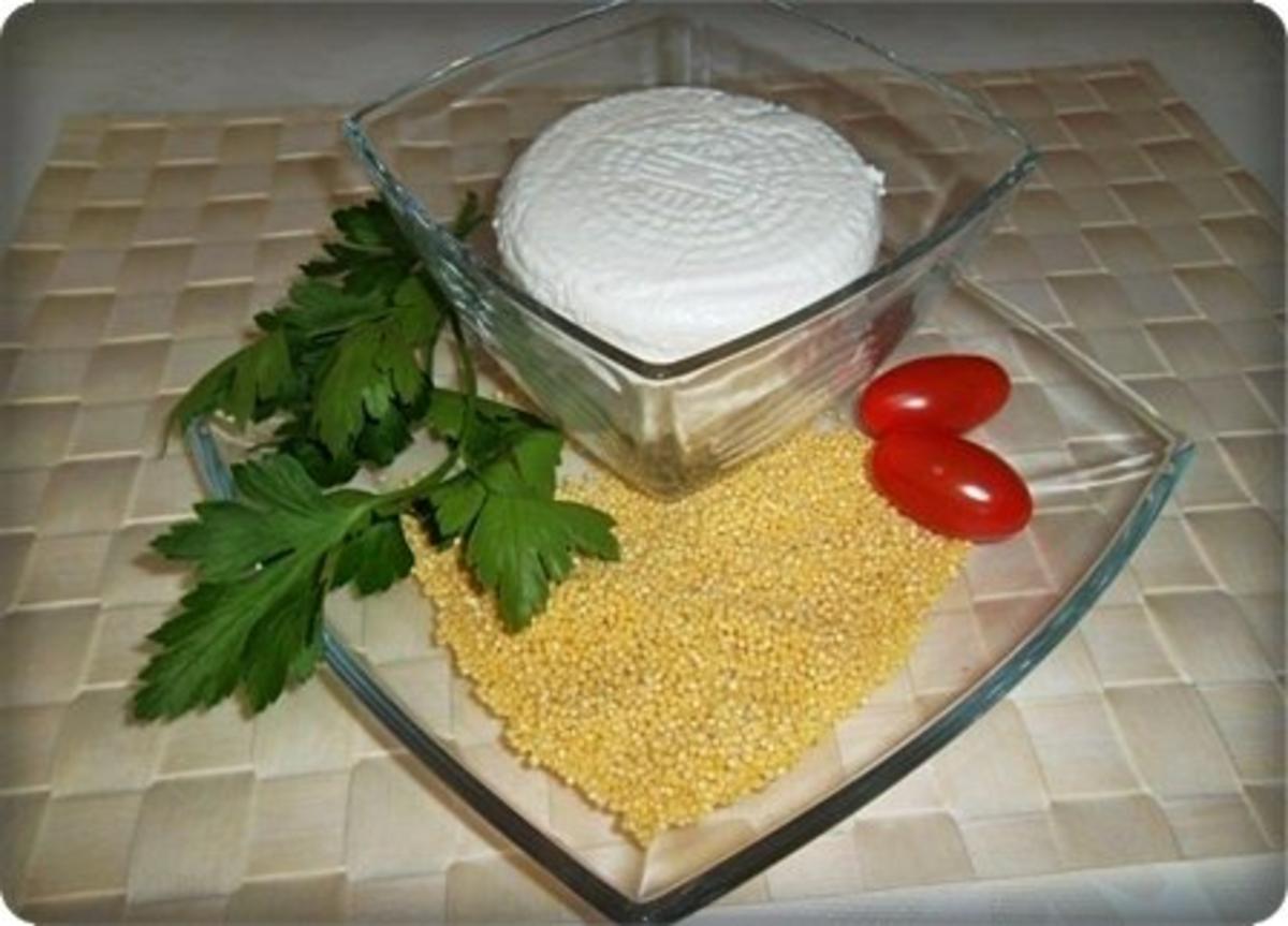 Frischkäse mit Tomaten, Hirse und Petersilie verfeinert - Rezept - Bild Nr. 3