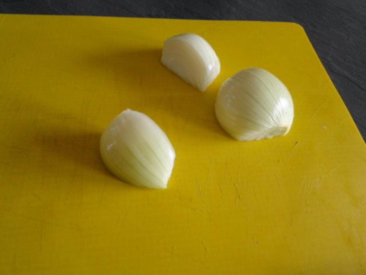 Leckere knoblauchlastige Tomatensauce mit Speck und Zwiebeln und - Rezept - Bild Nr. 4