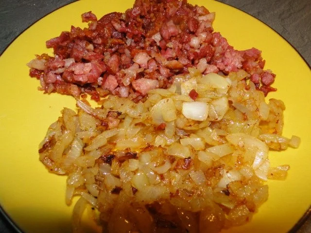Rezept: Leckere knoblauchlastige Tomatensauce mit Speck und Zwiebeln und Bild Nr. 7 Leckere knoblauchlastige Tomatensauce mit Speck und Zwiebeln und - Rezept - Bild Nr. 7