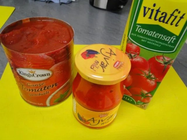 Rezept: Leckere knoblauchlastige Tomatensauce mit Speck und Zwiebeln und Bild Nr. 9 Leckere knoblauchlastige Tomatensauce mit Speck und Zwiebeln und - Rezept - Bild Nr. 9