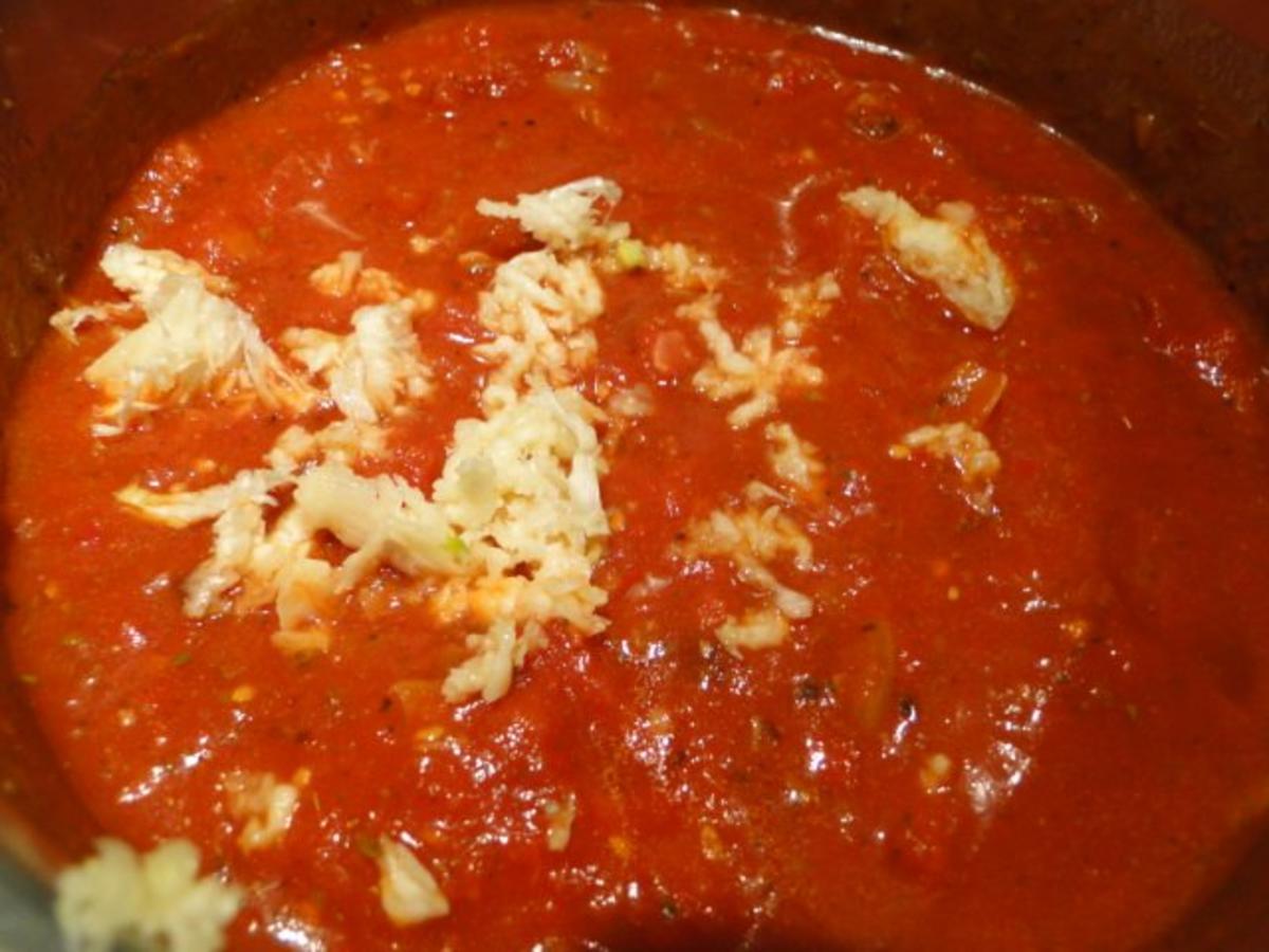 Leckere knoblauchlastige Tomatensauce mit Speck und Zwiebeln und - Rezept - Bild Nr. 11