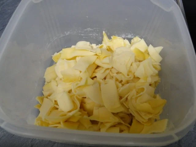 Resteessen Bandnudeln gebraten mit Speck und Zwiebeln mit Mozzarella - Rezept - Bild Nr. 3