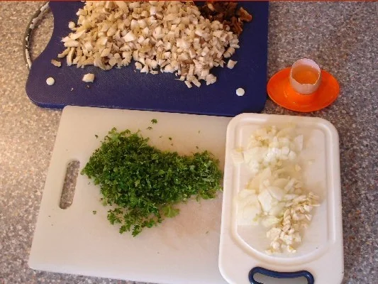 Hefeteigtaschen mit Austernpilzfüllung - Rezept - Bild Nr. 3