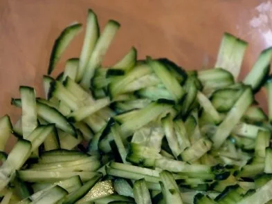 Rezept: Frühlingshafter Linsensalat mit mariniertem Halloumi Bild Nr. 4 Frühlingshafter Linsensalat mit mariniertem Halloumi - Rezept - Bild Nr. 4