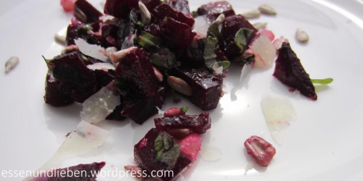 Unter der Salzkruste gegart: Rote Bete Salat mit Parmesan - Rezept - Bild Nr. 2