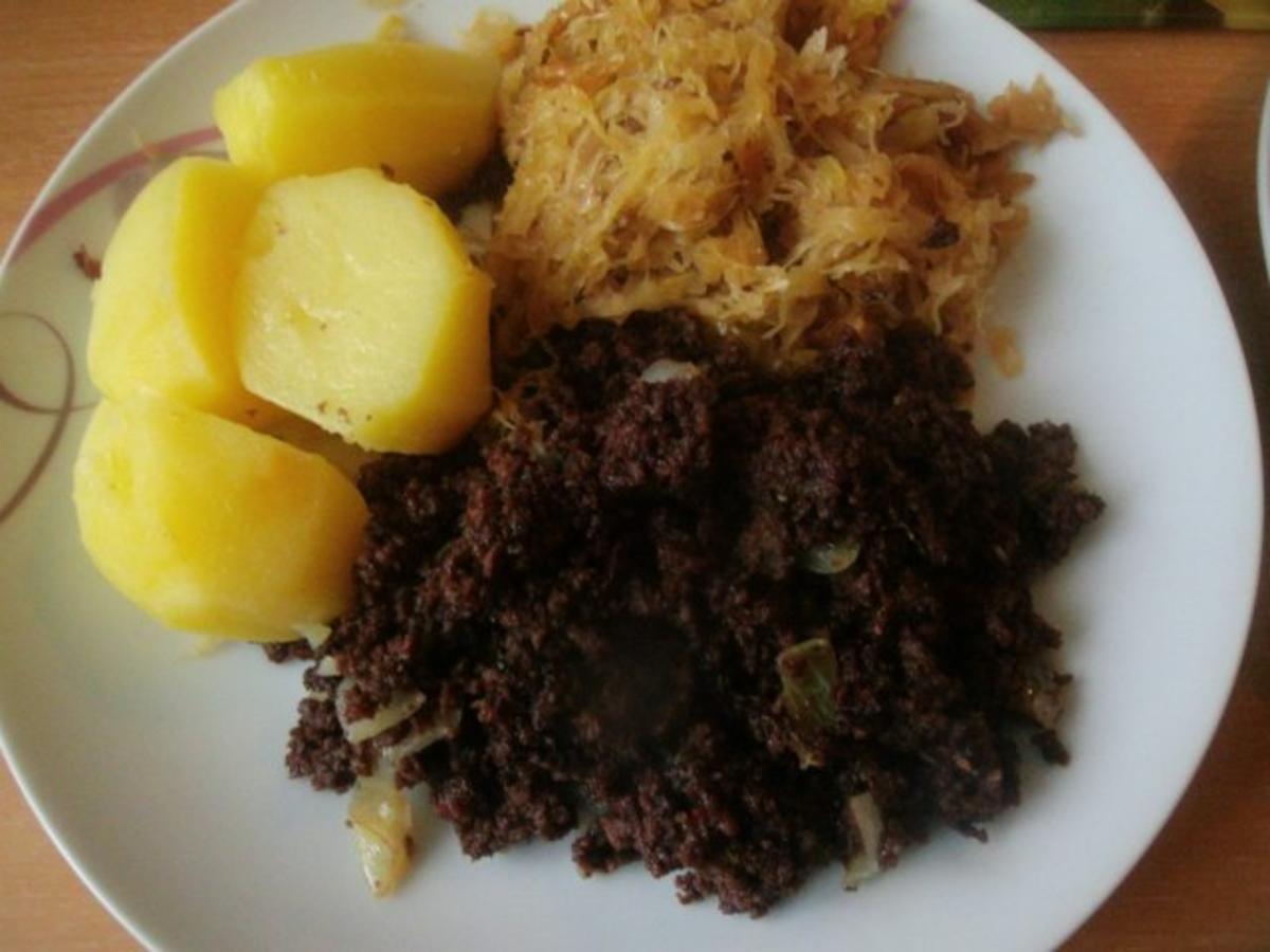 Harzer Semmelwurst mit Sauerkraut und Salzkartoffeln - Rezept - Bild Nr. 7