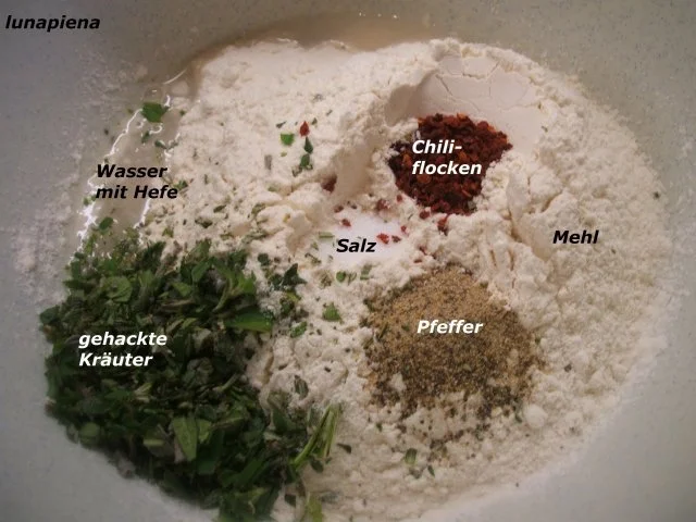 Rezept: Fingerfood: Kräuterschnecken mit Schafskäsefüllung Bild Nr. 4 Fingerfood: Kräuterschnecken mit Schafskäsefüllung - Rezept - Bild Nr. 4