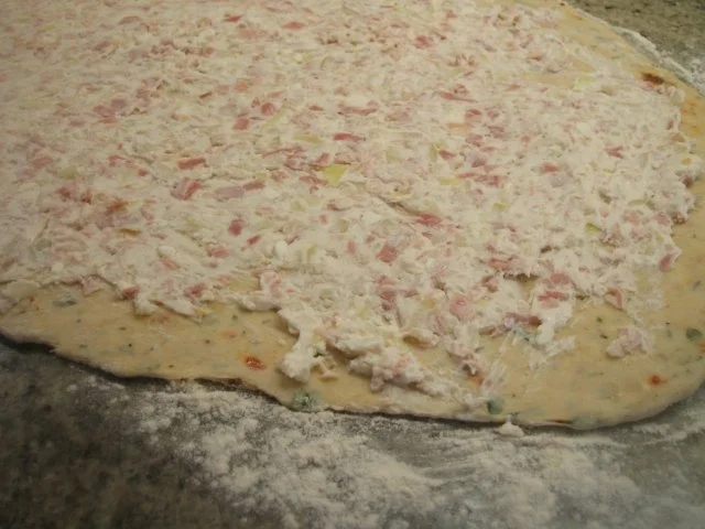 Rezept: Fingerfood: Kräuterschnecken mit Schafskäsefüllung Bild Nr. 8 Fingerfood: Kräuterschnecken mit Schafskäsefüllung - Rezept - Bild Nr. 8