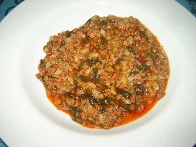 Junger Spinat mit Hackfleisch - Rezept