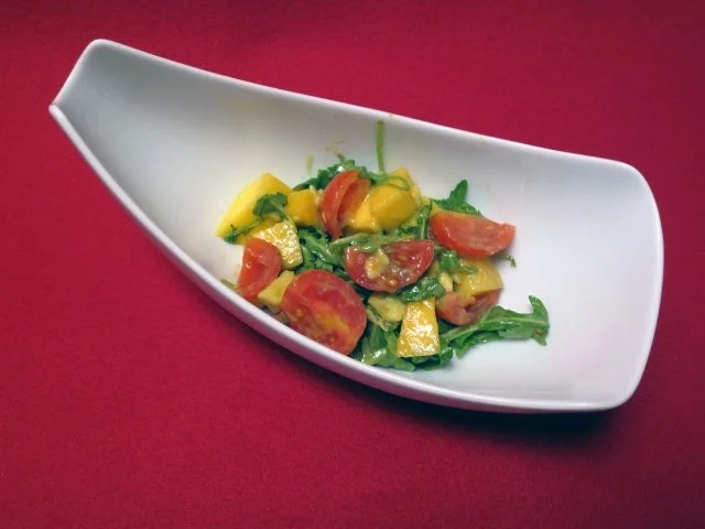 Mango-Avocadosalat mit Rucola und Tomaten - Rezept