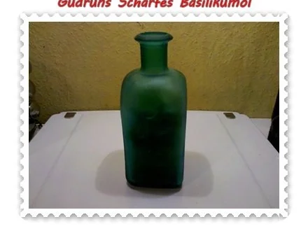 Rezept: Öl: Scharfes Basilikumöl Bild Nr. 3 Öl: Scharfes Basilikumöl - Rezept - Bild Nr. 3