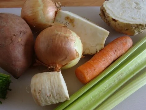 Süppchen aus Sellerie mit Süßkartoffel und 2-erlei Topping - Rezept - Bild Nr. 3