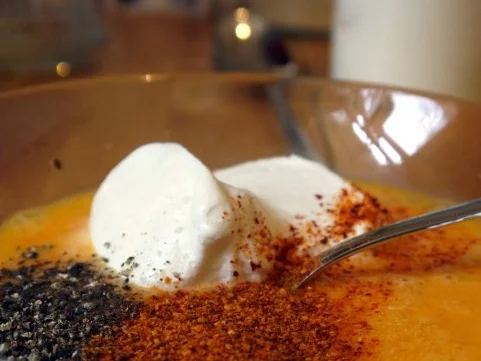 Süss-scharfe Hähnchenschnitzel mit frittierter Petersilie - Rezept - Bild Nr. 3