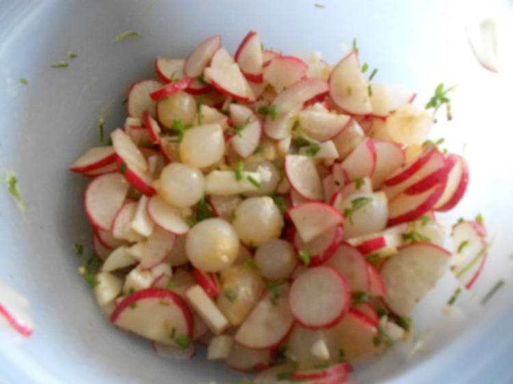 Radieschensalat sehr lecker und einfach zuzubereiten - Rezept mit Bild ...