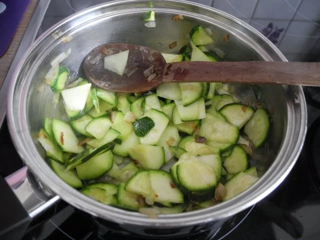 Gemüsebeilage : Zucchinigemüse - Rezept - Bild Nr. 6