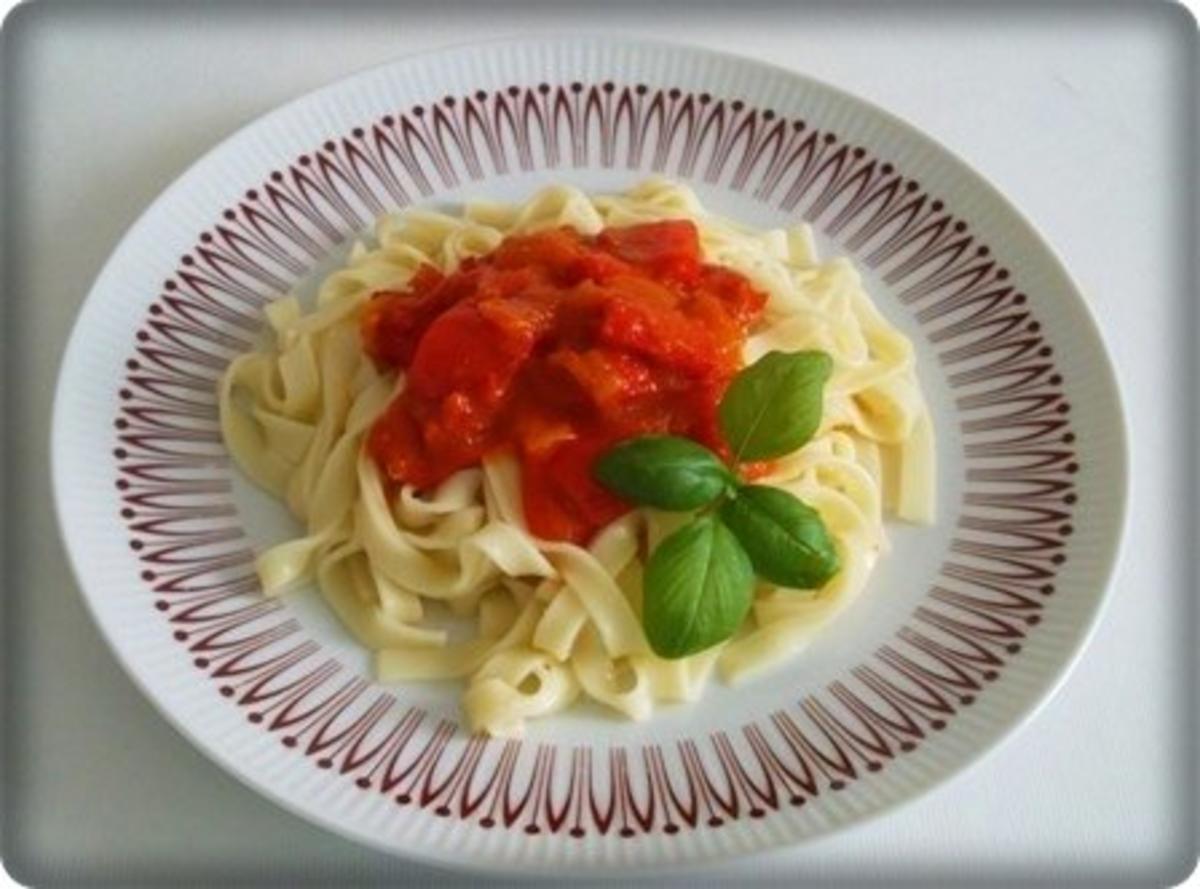 Paprika-Tomaten- Peperonisauce für Tagliatelle nach Art des Hauses - Rezept - Bild Nr. 24
