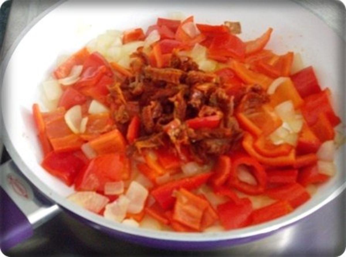 Paprika-Tomaten- Peperonisauce für Tagliatelle nach Art des Hauses - Rezept - Bild Nr. 9