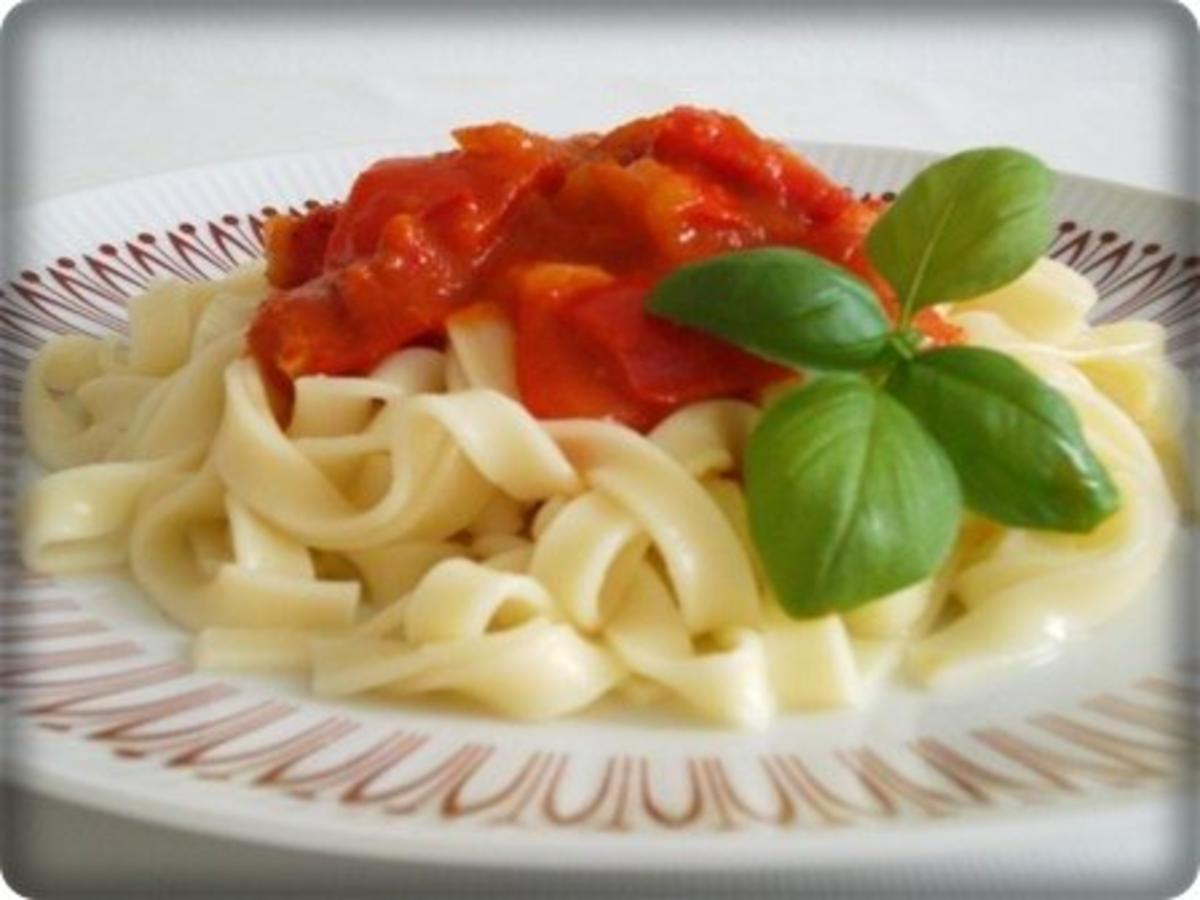 Paprika-Tomaten- Peperonisauce für Tagliatelle nach Art des Hauses - Rezept - Bild Nr. 2