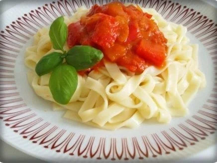 Rezept: Paprika-Tomaten- Peperonisauce für Tagliatelle nach Art des Hauses Bild Nr. 26 Paprika-Tomaten- Peperonisauce für Tagliatelle nach Art des Hauses - Rezept - Bild Nr. 26