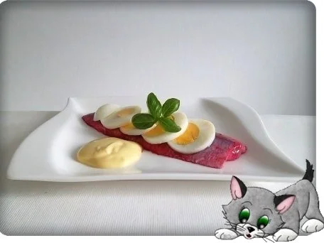 Rote Matjesfilets mit Eierscheiben - Rezept