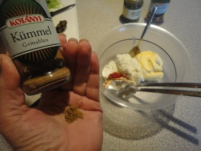 Rezept: Liptauer & Dekomäuschen... Bild Nr. 6 Liptauer & Dekomäuschen... - Rezept - Bild Nr. 6