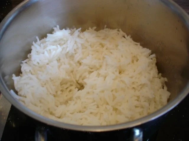 Hähnchenbrustfiletcurry im Wok mit Basmatireis - Rezept - Bild Nr. 6