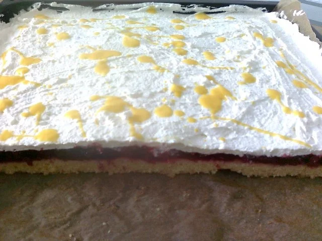 Rote Grütze Eierlikörkuchen - Rezept - Bild Nr. 2