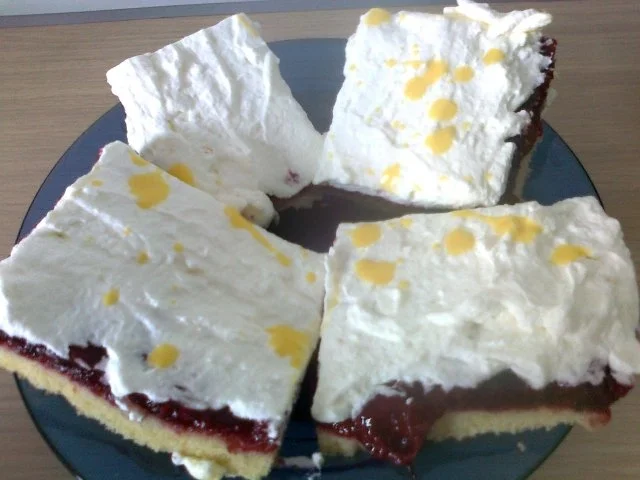 Rote Grütze Eierlikörkuchen - Rezept