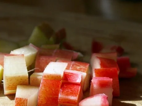 Rhabarber-Quark-Mousse mit Orangenkaramell-Whisky-Sauce - Rezept - Bild Nr. 3