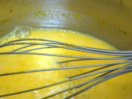 Rhabarber-Quark-Mousse mit Orangenkaramell-Whisky-Sauce - Rezept - Bild Nr. 9