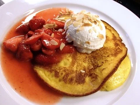 Rezept: Erdbeere auf Safran-Vanille-Crépe Bild Nr. 4 Erdbeere auf Safran-Vanille-Crépe - Rezept - Bild Nr. 4