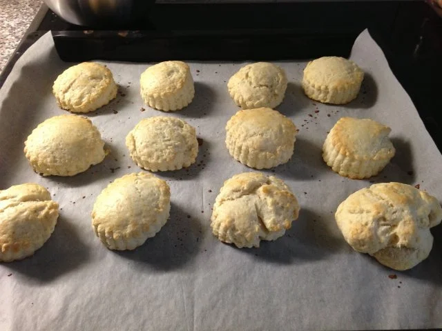Scones(mit meiner selbsgemachter Himbeer Konfitüre und Butter) - Rezept