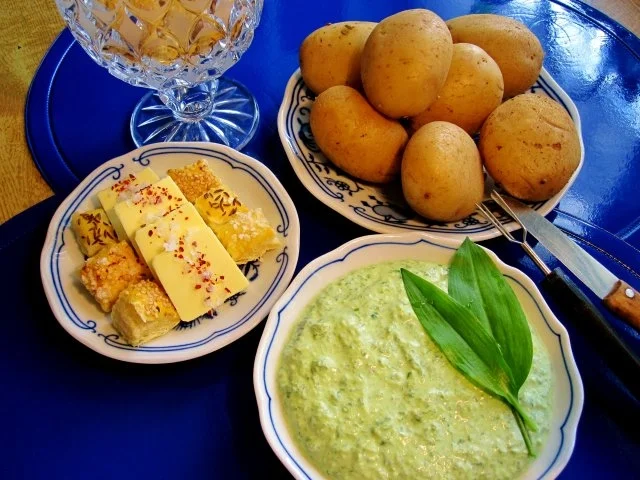 Bärlauch-Quark mit Pellkartoffeln ... - Rezept